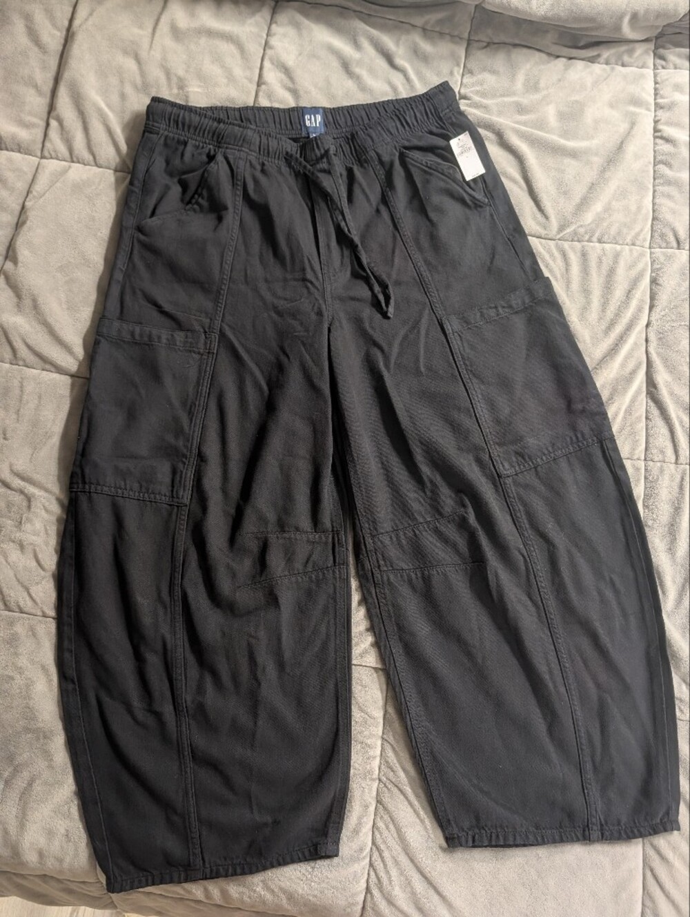 GAP Black Cargo Jogger Pants with Utility Pockets